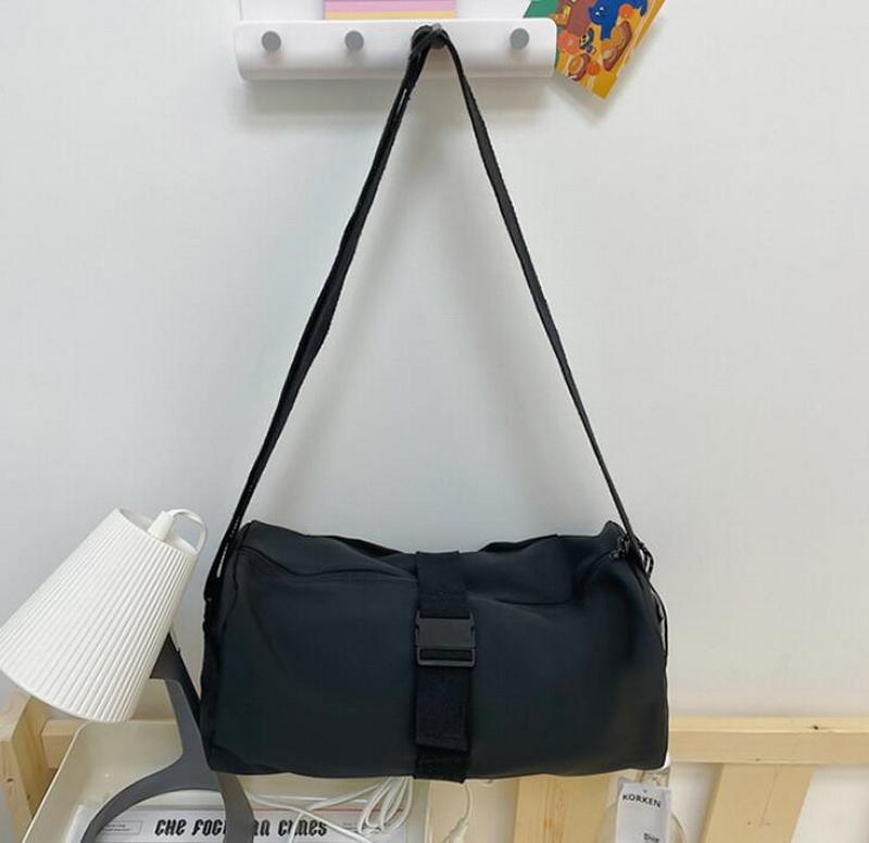 Günstige Mädchen-Sport-Fitness-Fitness-Seesäcke tonnenförmige Canvas Weekender Reisetasche für die Nacht mit Schultergurt